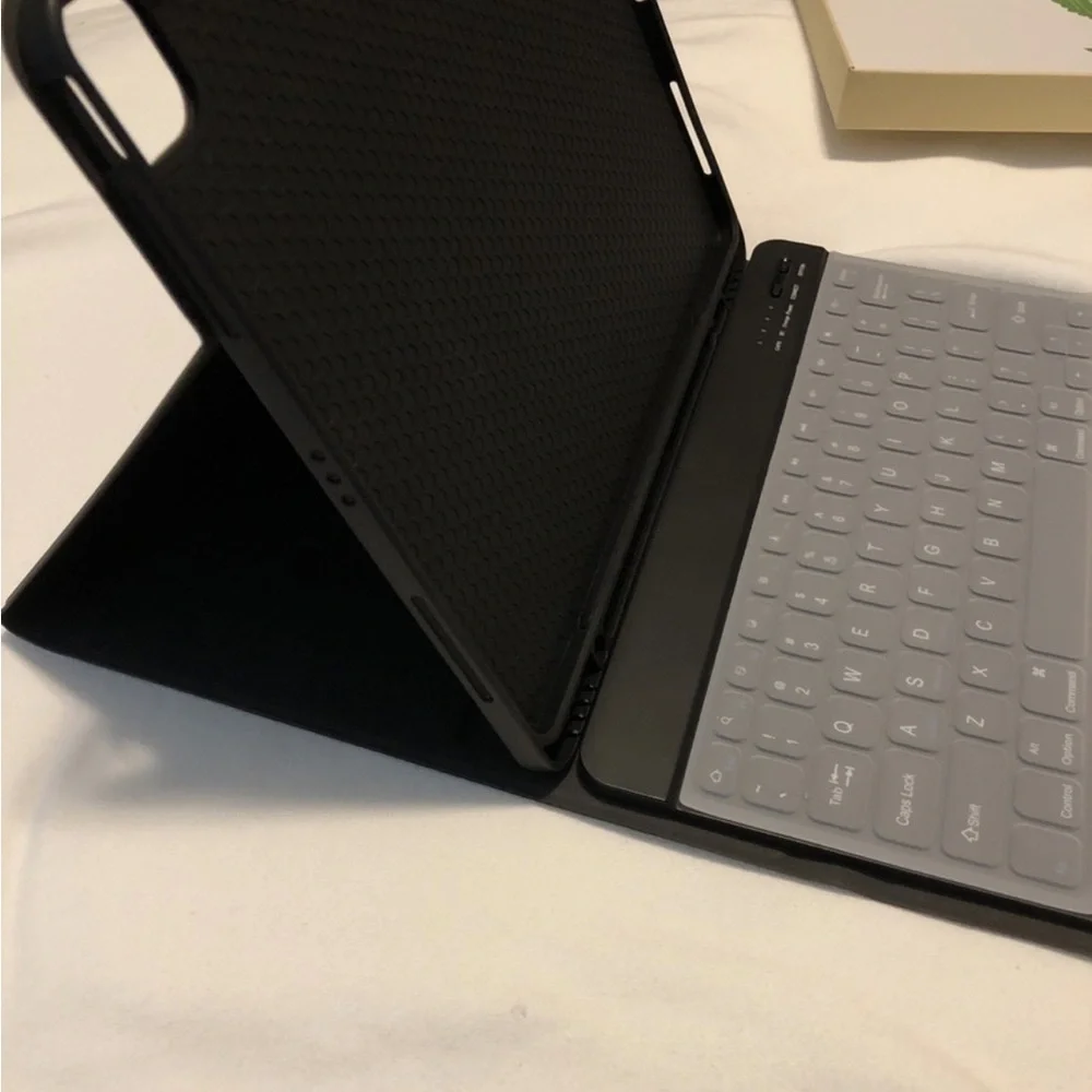 iPad Tablet Case with Wireless Keyboard for iPad Air 4 / iPad Air 5